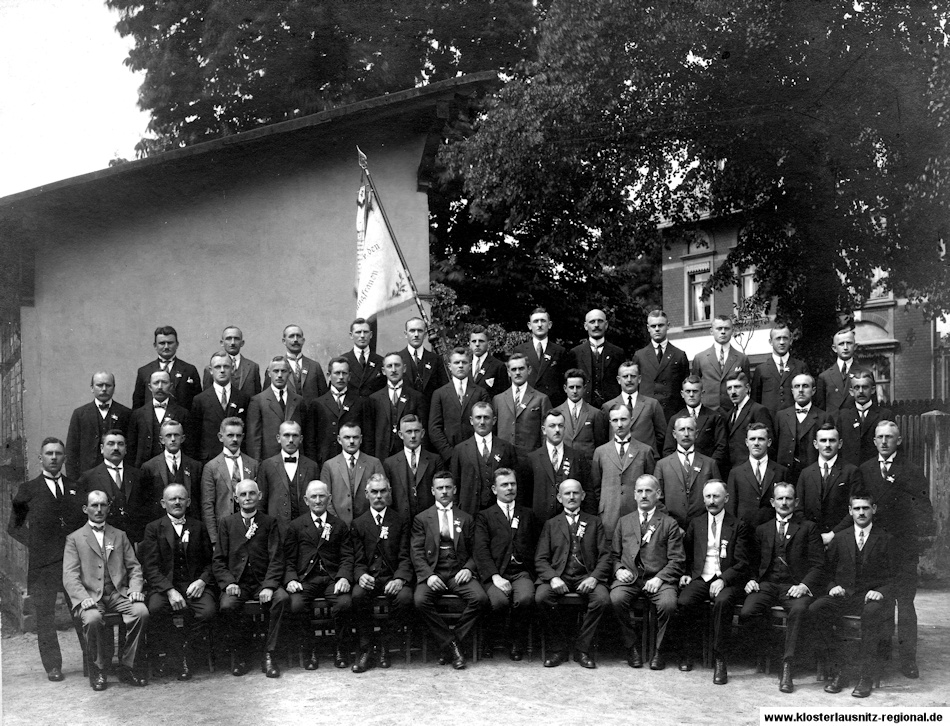 05. bis 07.07.1926 Männergesangsverein Klosterlausnitz. Aus Anlass dieses Jubiläums wurde das Bezirkssängerfest hier ausgerichtet.