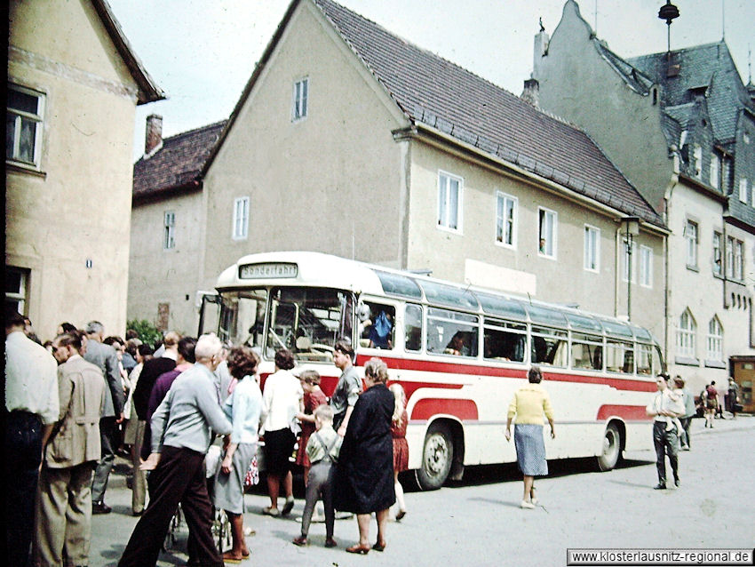 1970 - "Schichtwechsel" im FDGB Erholungsheim, die Feriengäste werden verabschiedet.