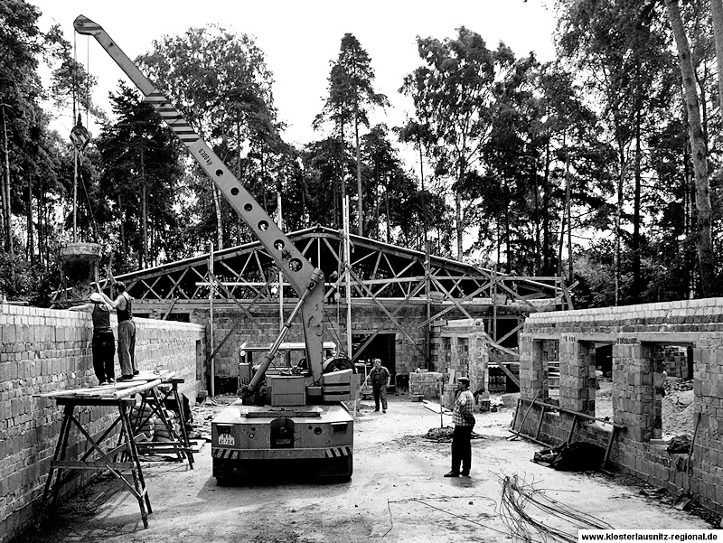 Baumaßnahmen zum Bau der Mehrzweckhalle mit Sportlerheim 1974