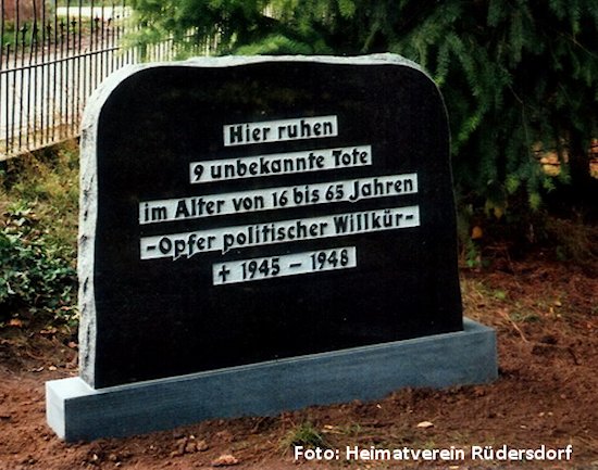 Die unbekannten Opfer wurden mit Hilfe der Thüringer Kriegsgräberfürsorge auf den Friedhof der Gemeinde Rüdersdorf würdig beigesetzt. 
