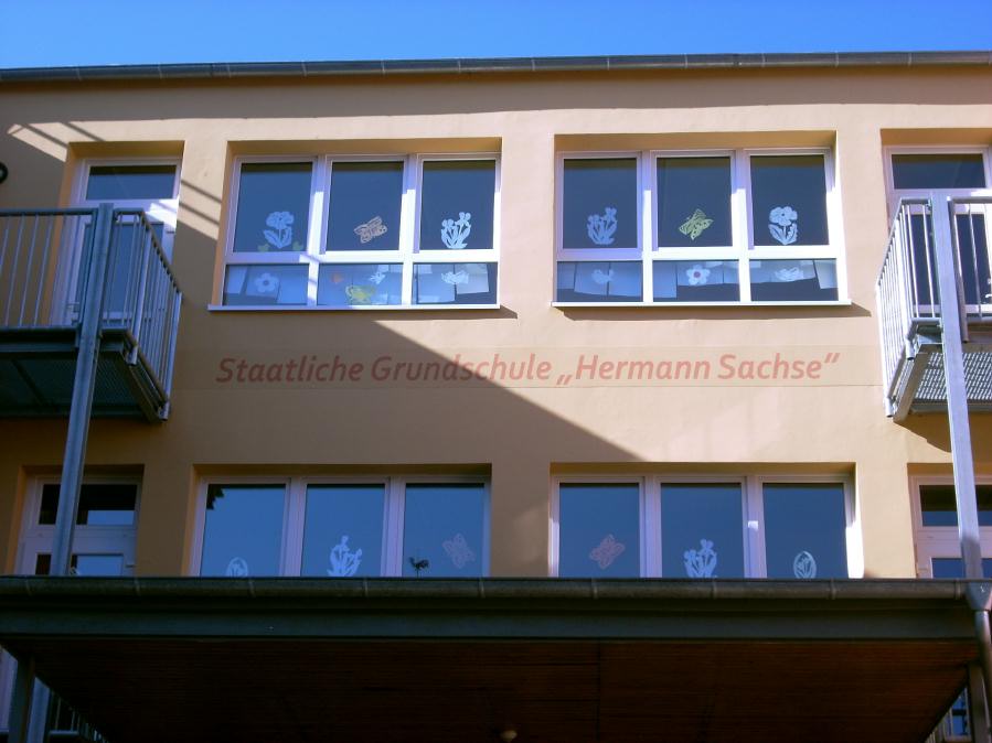 Impressionen von der Namensverleihung am 08.04.2011 - Grundschule "Hermann Sachse"